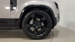 LAND ROVER DEFENDER 3.0 D350 X-Dynamic HSE 110 5dr Auto 5359249