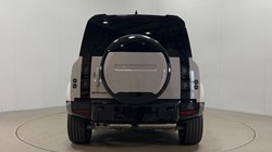 LAND ROVER DEFENDER 3.0 D350 X-Dynamic HSE 110 5dr Auto 5359247
