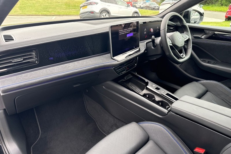 2025 (75) VOLKSWAGEN PASSAT 1.5 TSI eHybrid R-Line 5dr DSG 5474633