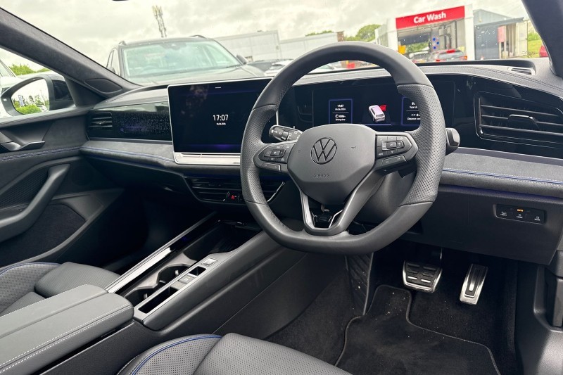 2025 (75) VOLKSWAGEN PASSAT 1.5 TSI eHybrid R-Line 5dr DSG 5474612