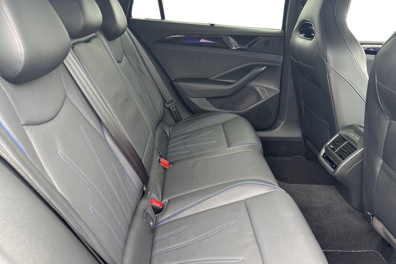 2025 (75) VOLKSWAGEN PASSAT 1.5 TSI eHybrid R-Line 5dr DSG 5474606