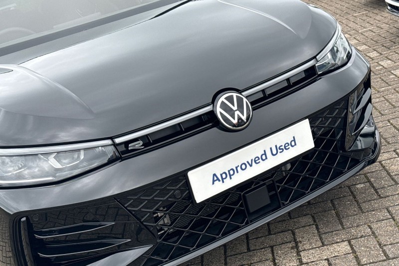 2025 (75) VOLKSWAGEN PASSAT 1.5 TSI eHybrid R-Line 5dr DSG 5474639