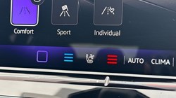 2025 (75) VOLKSWAGEN PASSAT 1.5 TSI eHybrid R-Line 5dr DSG 5474629