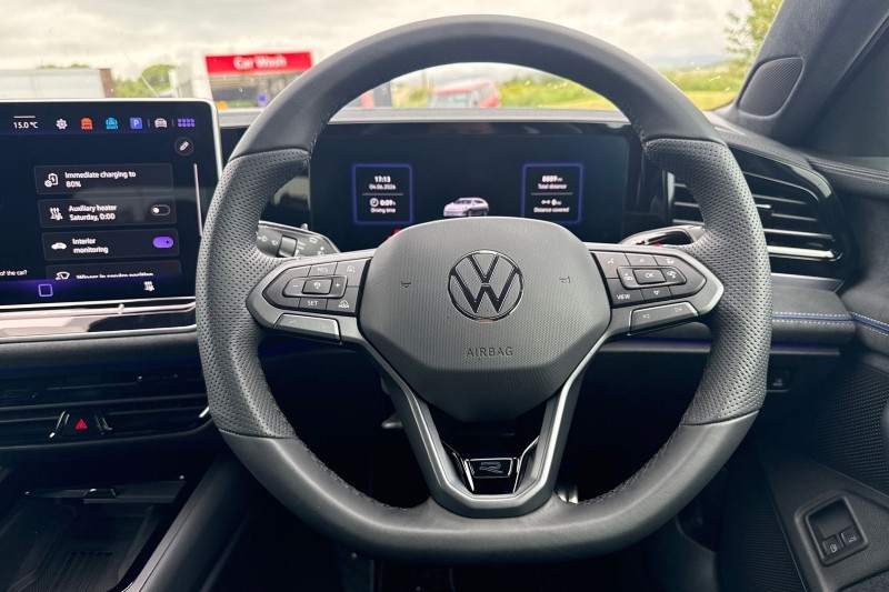 2025 (75) VOLKSWAGEN PASSAT 1.5 TSI eHybrid R-Line 5dr DSG 5474619