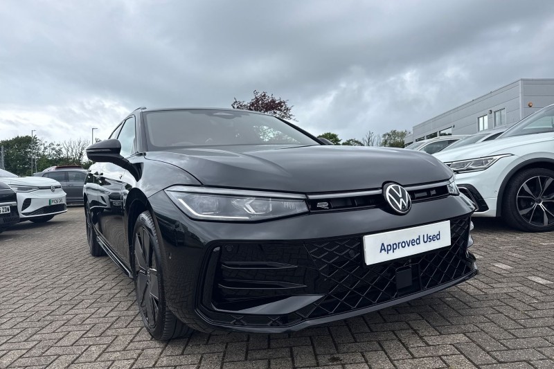 2025 (75) VOLKSWAGEN PASSAT 1.5 TSI eHybrid R-Line 5dr DSG 5474640