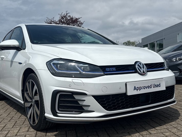 2020 (20) VOLKSWAGEN GOLF 1.4 TSI GTE Advance 5dr DSG 5508913