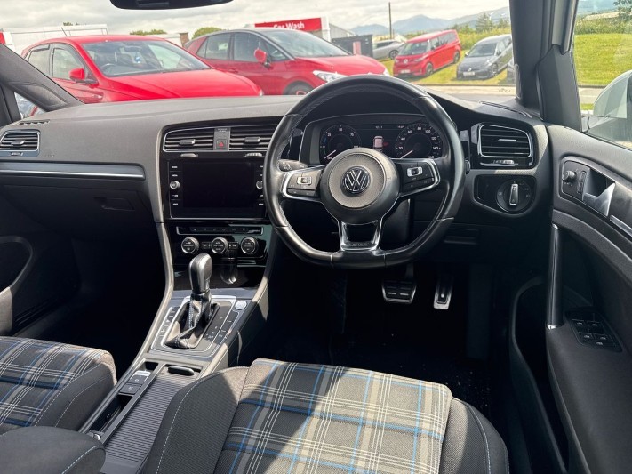 2020 (20) VOLKSWAGEN GOLF 1.4 TSI GTE Advance 5dr DSG 5508897