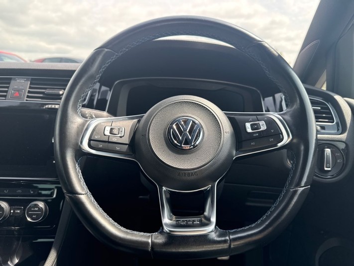 2020 (20) VOLKSWAGEN GOLF 1.4 TSI GTE Advance 5dr DSG 5508893