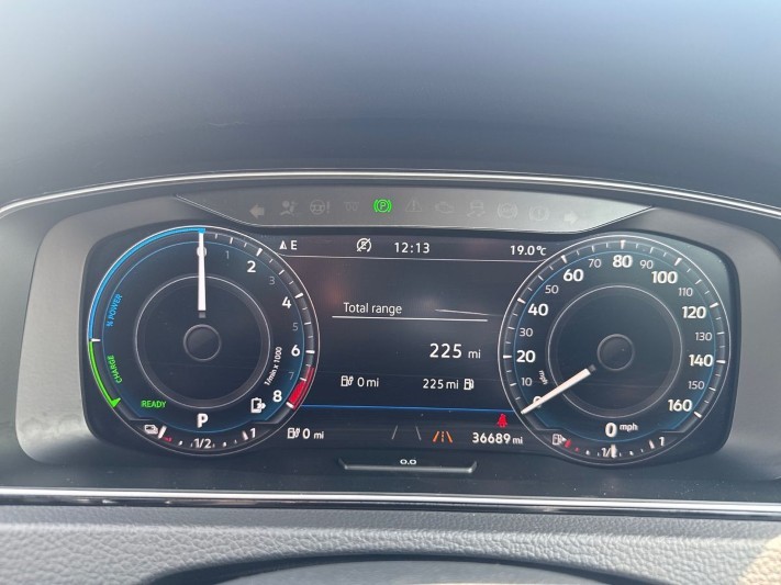 2020 (20) VOLKSWAGEN GOLF 1.4 TSI GTE Advance 5dr DSG 5508896