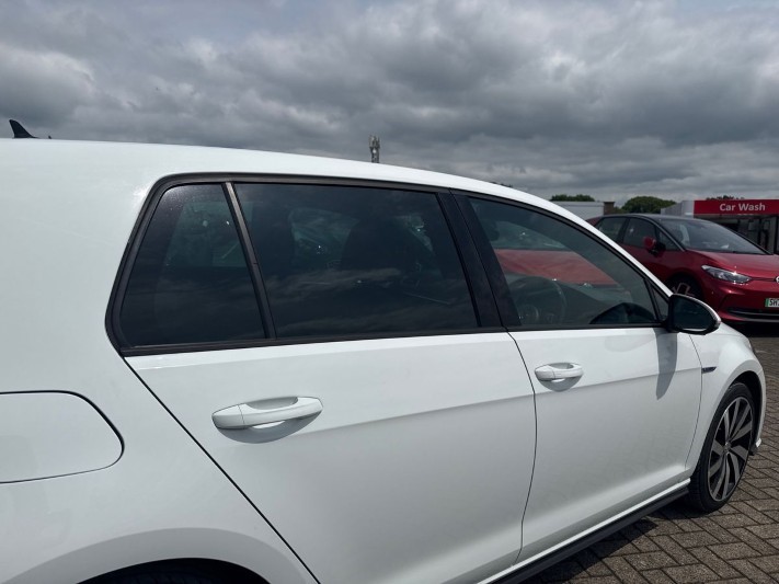 2020 (20) VOLKSWAGEN GOLF 1.4 TSI GTE Advance 5dr DSG 5508910