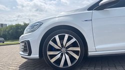 2020 (20) VOLKSWAGEN GOLF 1.4 TSI GTE Advance 5dr DSG 5508884