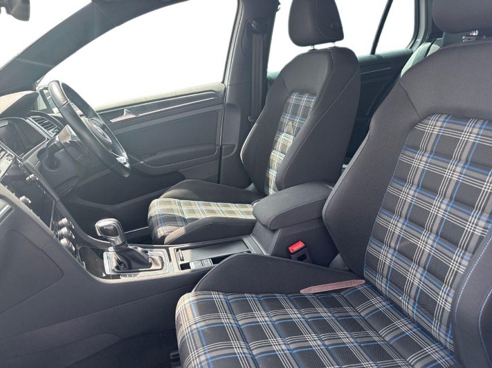 2020 (20) VOLKSWAGEN GOLF 1.4 TSI GTE Advance 5dr DSG 5508879