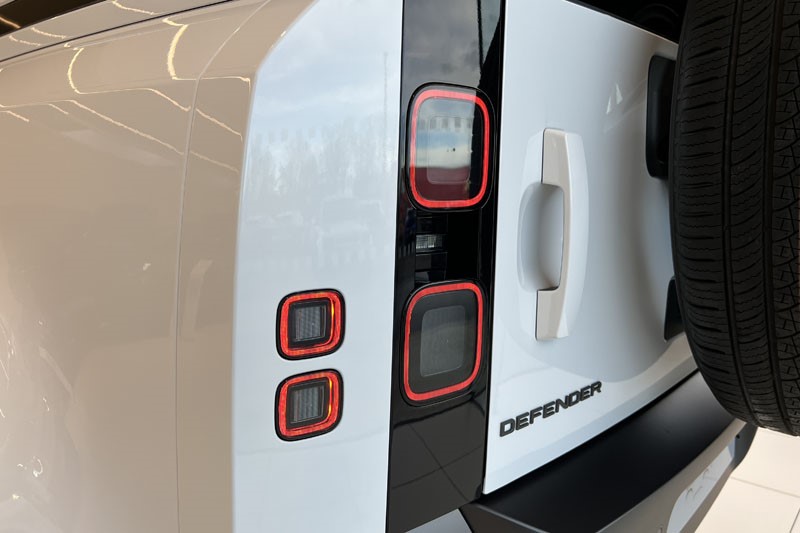  LAND ROVER DEFENDER 3.0 D250 X-Dynamic SE 110 5dr Auto 4971149