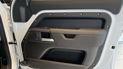 LAND ROVER DEFENDER 3.0 D250 X-Dynamic SE 110 5dr Auto 4971159