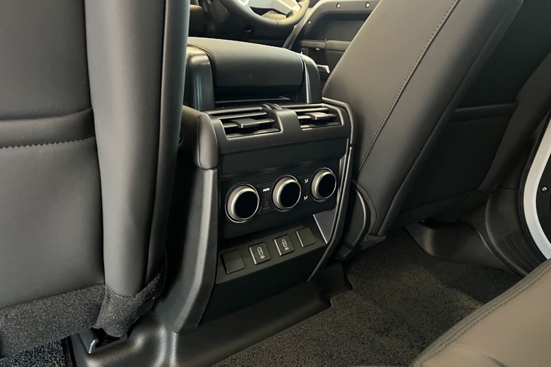  LAND ROVER DEFENDER 3.0 D250 X-Dynamic SE 110 5dr Auto 4971155