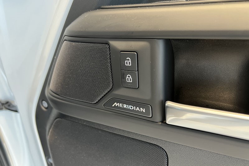  LAND ROVER DEFENDER 3.0 D250 X-Dynamic SE 110 5dr Auto 4971161