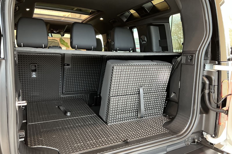  LAND ROVER DEFENDER 3.0 D250 X-Dynamic SE 110 5dr Auto 4971153