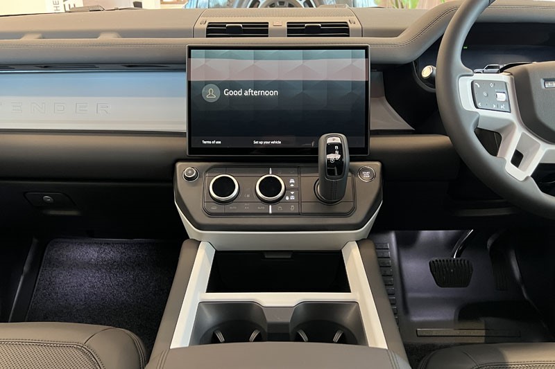  LAND ROVER DEFENDER 3.0 D250 X-Dynamic SE 110 5dr Auto 4971166