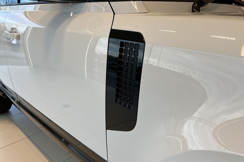  LAND ROVER DEFENDER 3.0 D250 X-Dynamic SE 110 5dr Auto 4971144