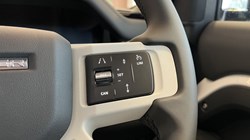 LAND ROVER DEFENDER 3.0 D250 X-Dynamic SE 110 5dr Auto 4971169