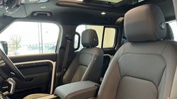LAND ROVER DEFENDER 3.0 D250 X-Dynamic SE 110 5dr Auto 4971157