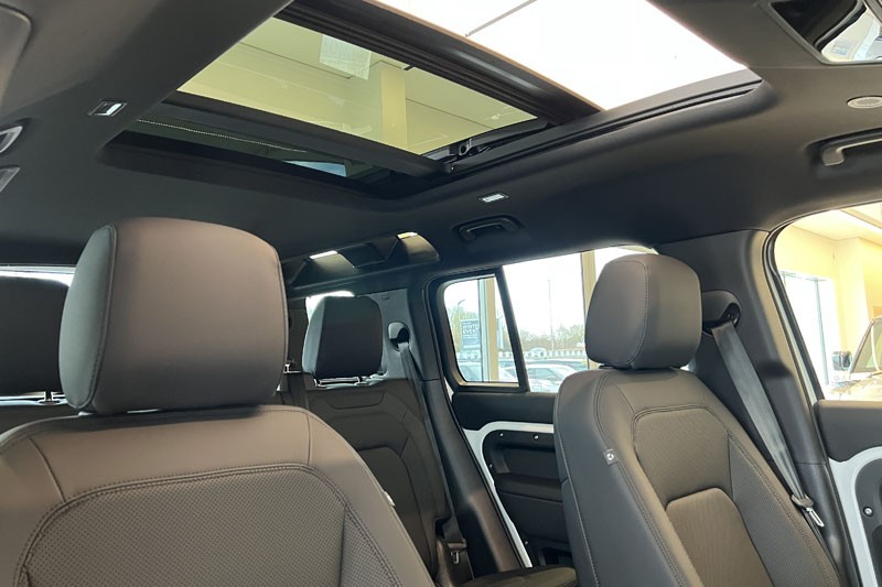  LAND ROVER DEFENDER 3.0 D250 X-Dynamic SE 110 5dr Auto 4971164