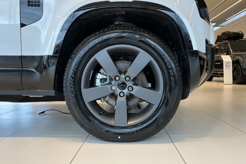  LAND ROVER DEFENDER 3.0 D250 X-Dynamic SE 110 5dr Auto 4971143