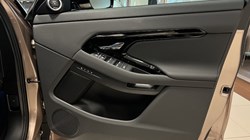 LAND ROVER RANGE ROVER EVOQUE 2.0 D200 Dynamic SE 5dr Auto 5407076