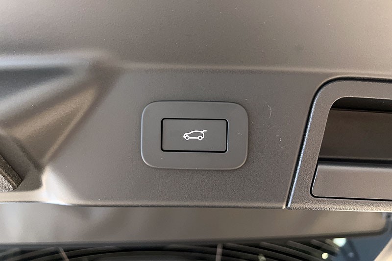  LAND ROVER RANGE ROVER VELAR 2.0 D200 MHEV Dynamic SE 5dr Auto 5266444