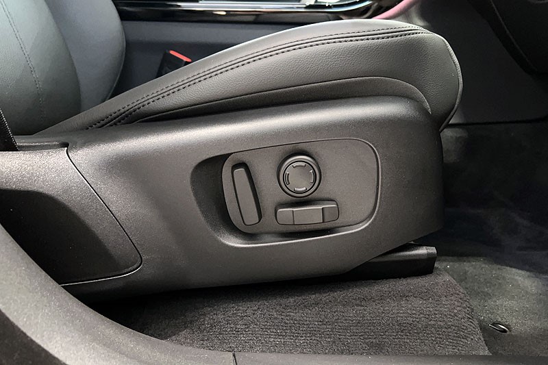  LAND ROVER RANGE ROVER VELAR 2.0 D200 MHEV Dynamic SE 5dr Auto 5266423