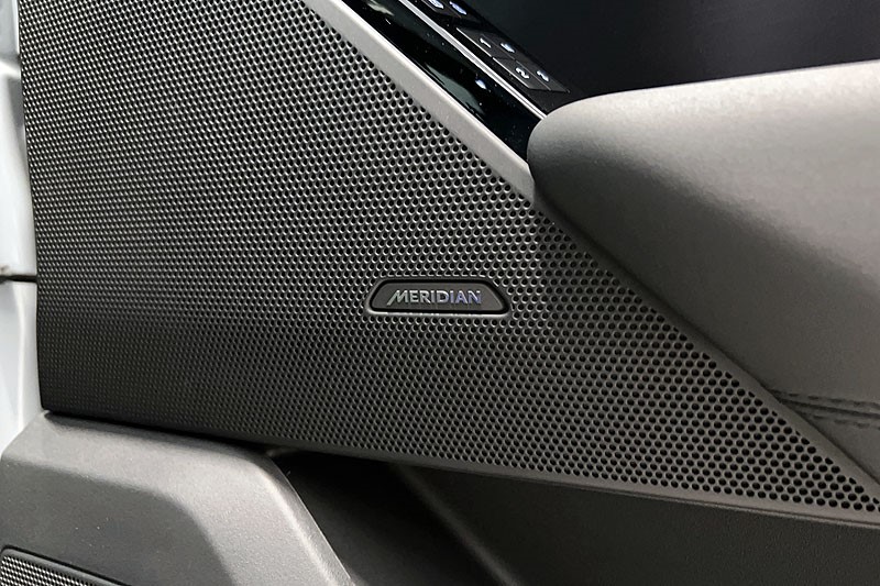  LAND ROVER RANGE ROVER VELAR 2.0 D200 MHEV Dynamic SE 5dr Auto 5266420