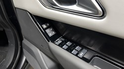 LAND ROVER RANGE ROVER VELAR 2.0 D200 MHEV Dynamic SE 5dr Auto 5412323
