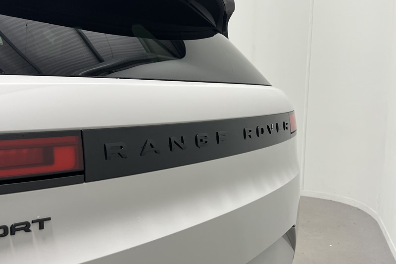  LAND ROVER RANGE ROVER SPORT 3.0 D300 Dynamic SE 5dr Auto 5586706