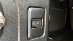 LAND ROVER DEFENDER 3.0 D250 X-Dynamic SE 110 5dr Auto 5590911