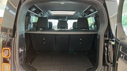 LAND ROVER DEFENDER 3.0 D250 X-Dynamic SE 110 5dr Auto 5590909