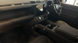 LAND ROVER DEFENDER 3.0 D250 X-Dynamic SE 110 5dr Auto 5590939