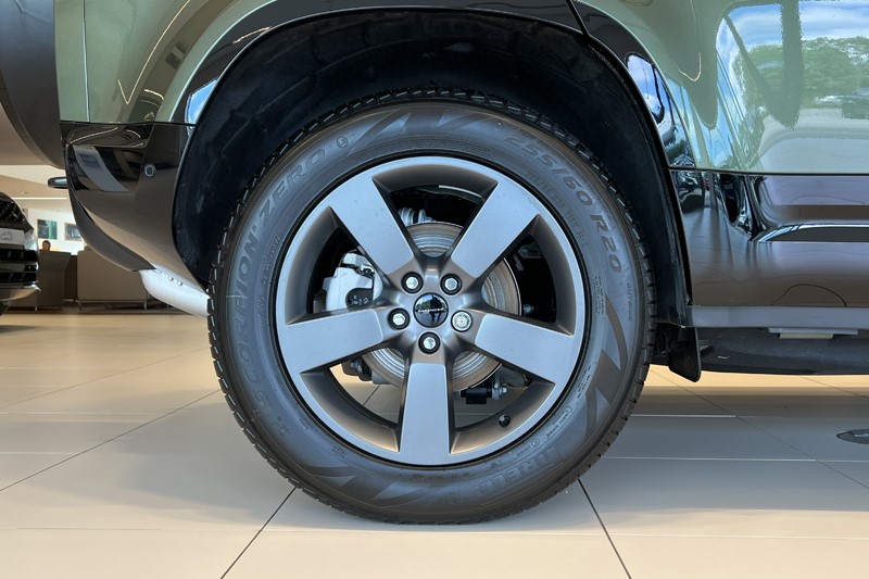  LAND ROVER DEFENDER 3.0 D250 X-Dynamic SE 110 5dr Auto 5590901