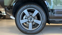 LAND ROVER DEFENDER 3.0 D250 X-Dynamic SE 110 5dr Auto 5590901
