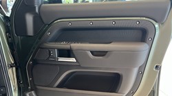 LAND ROVER DEFENDER 3.0 D250 X-Dynamic SE 110 5dr Auto 5590918