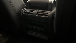 LAND ROVER DEFENDER 3.0 D250 X-Dynamic SE 110 5dr Auto 5590917