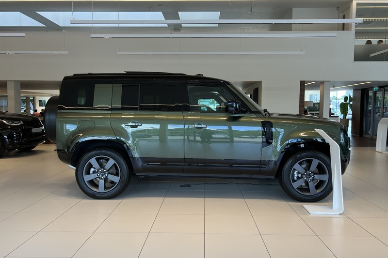  LAND ROVER DEFENDER 3.0 D250 X-Dynamic SE 110 5dr Auto 5590897