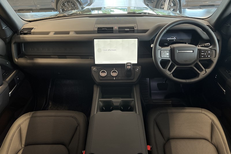  LAND ROVER DEFENDER 3.0 D250 X-Dynamic SE 110 5dr Auto 5590914