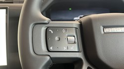 LAND ROVER DEFENDER 3.0 D250 X-Dynamic SE 110 5dr Auto 5590925