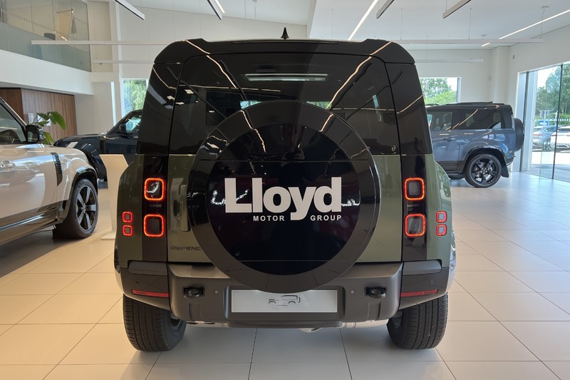  LAND ROVER DEFENDER 3.0 D250 X-Dynamic SE 110 5dr Auto 5590900