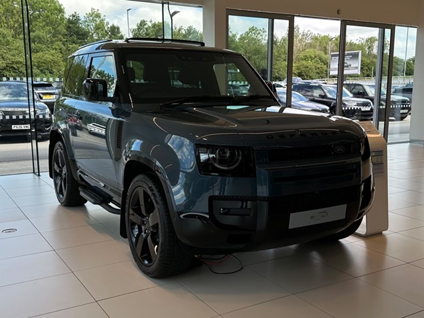 LAND ROVER DEFENDER