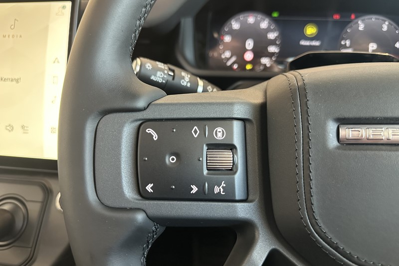  LAND ROVER DEFENDER 3.0 D350 X-Dynamic HSE 90 3dr Auto 5591019