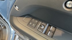 LAND ROVER DEFENDER 3.0 D350 X-Dynamic HSE 90 3dr Auto 5591010