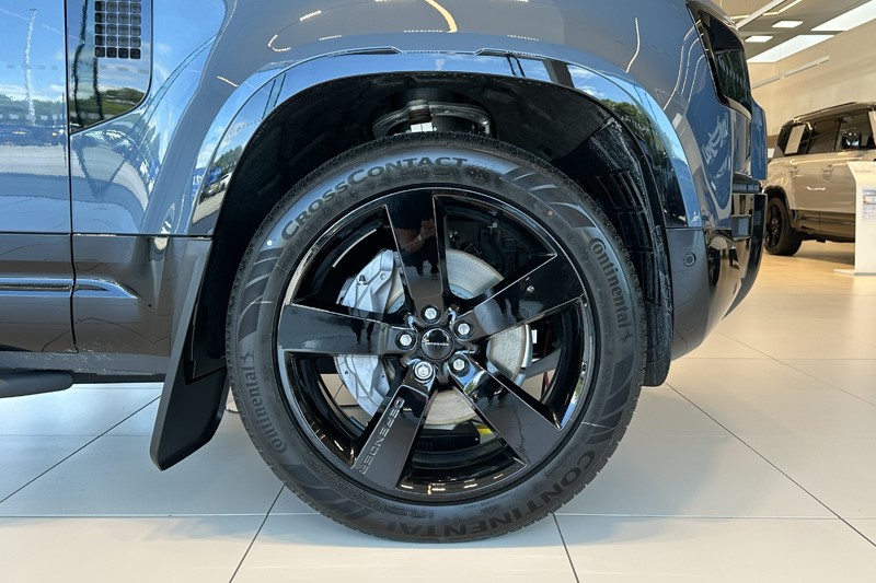  LAND ROVER DEFENDER 3.0 D350 X-Dynamic HSE 90 3dr Auto 5591050