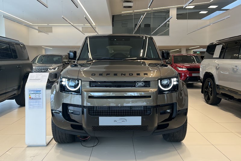  LAND ROVER DEFENDER 3.0 D350 X-Dynamic HSE 110 5dr Auto