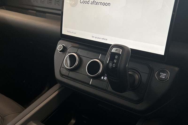  LAND ROVER DEFENDER 3.0 D350 X-Dynamic HSE 110 5dr Auto 5300787